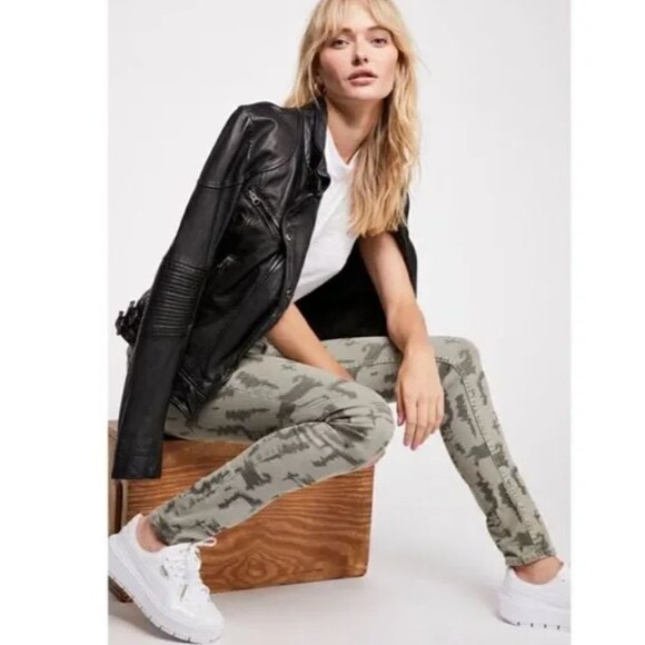 Free People Jeans 31 Gray Digital Camo Skinny High Rise Edgy Grunge Streetwear - Picture 2 of 13